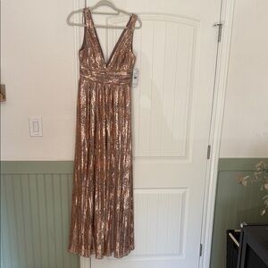 BRAND NEW LIV FOSTER Elegant Sequin Maxi Dress in Gold